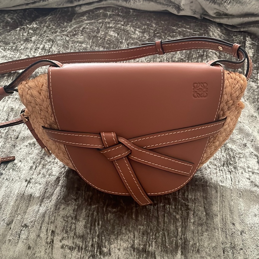 🚫SOLD🚫AUTHENTIC LOEWE GATE RAFFIA BAG